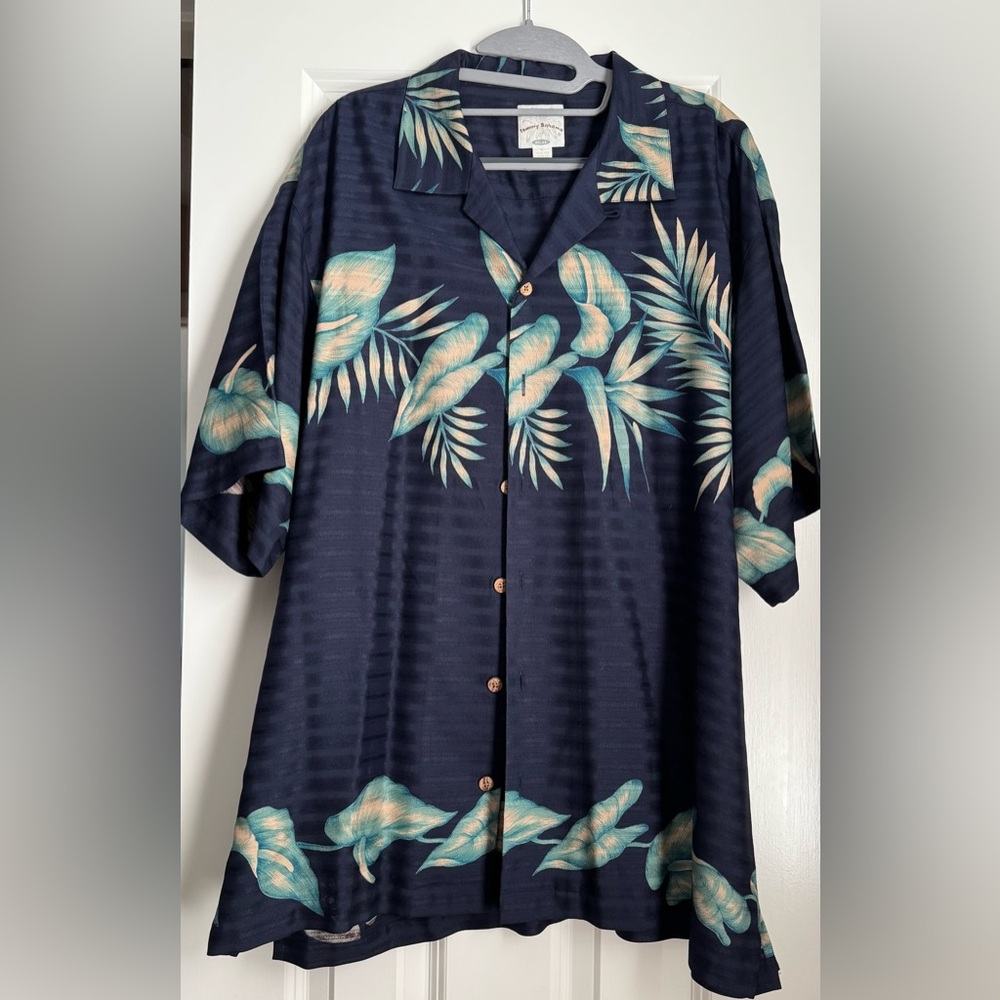 Tommy Bahama Silk Button Down Shirt with Tropical Pattern Size L